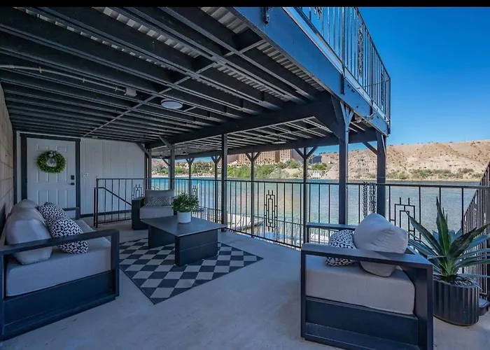 Modern Waterfront Private Dock& Balcony Bullhead City